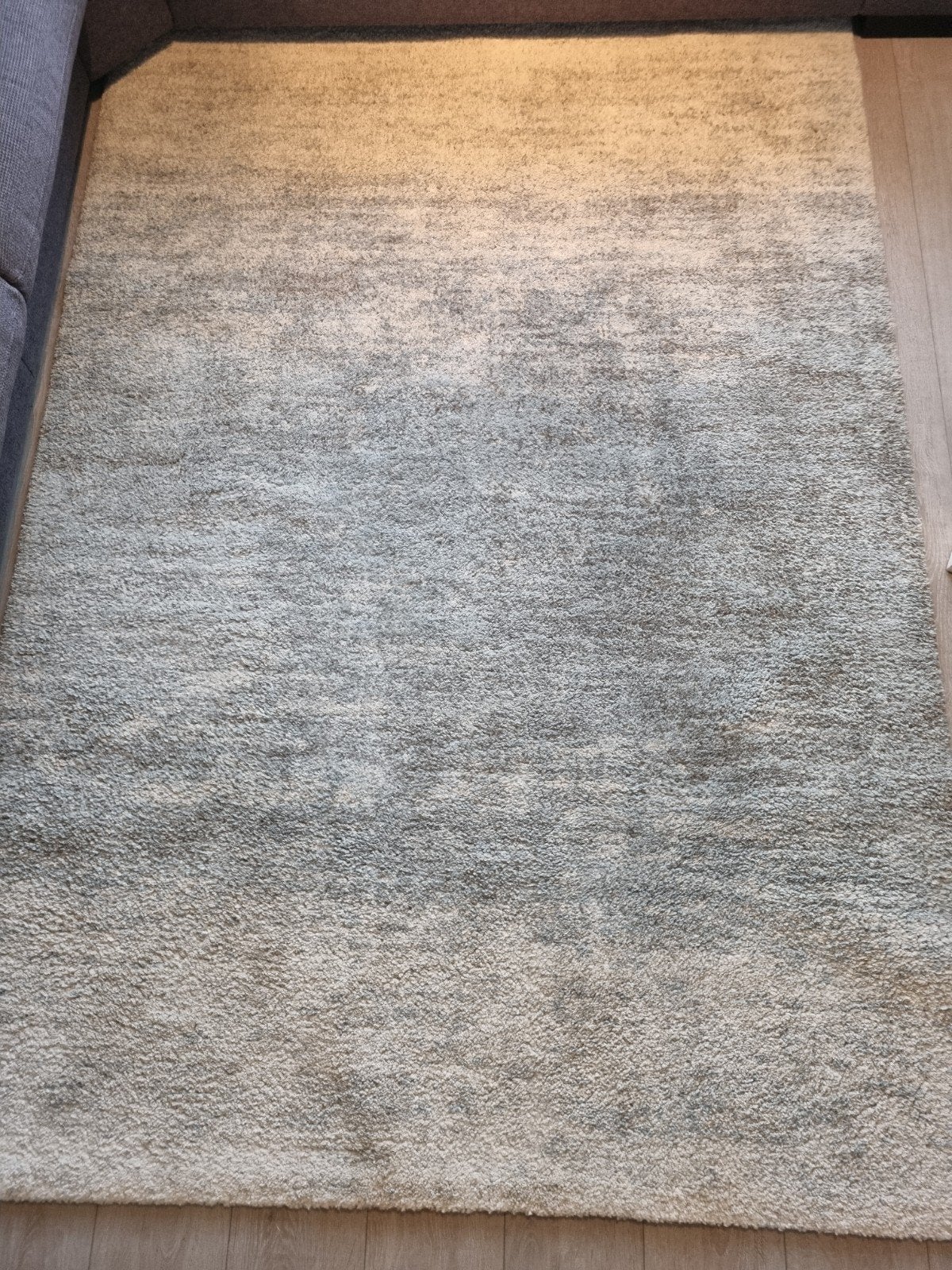 Modern grijs vloerkleed, zacht en comfortabel, Huis en Inrichting, Ophalen, 150 tot 200 cm, 200 cm of meer, Zo goed als nieuw