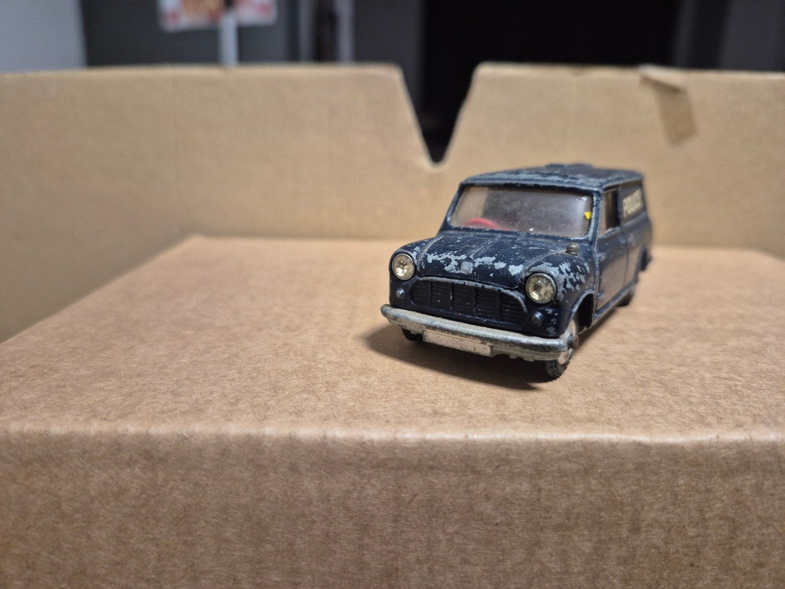 Corgi toys austin mini van police, Hobby en Vrije tijd, Modelauto's | 1:43, Ophalen of Verzenden, Gebruikt, Auto, Corgi