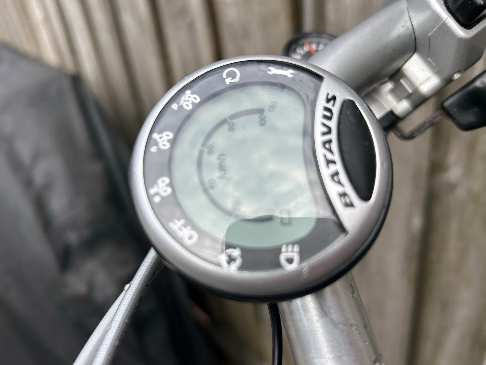 Koga en Batavus fietsdisplays, Fietsen en Brommers, Fietsaccessoires | Fietscomputers, Verzenden, Zo goed als nieuw