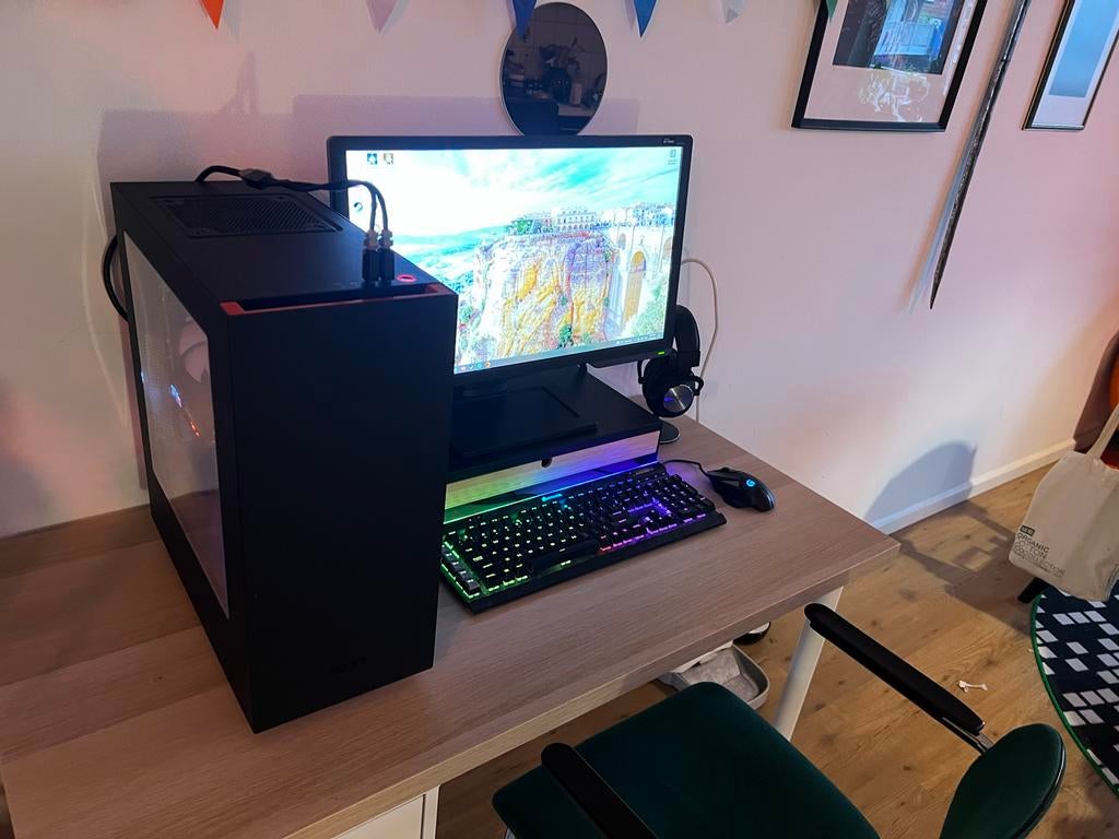 Gaming pc GTX 1080 i7 7700k met scherm 144hz, Computers en Software, Desktop Pc's, Gebruikt, Gaming, SSD, Ophalen