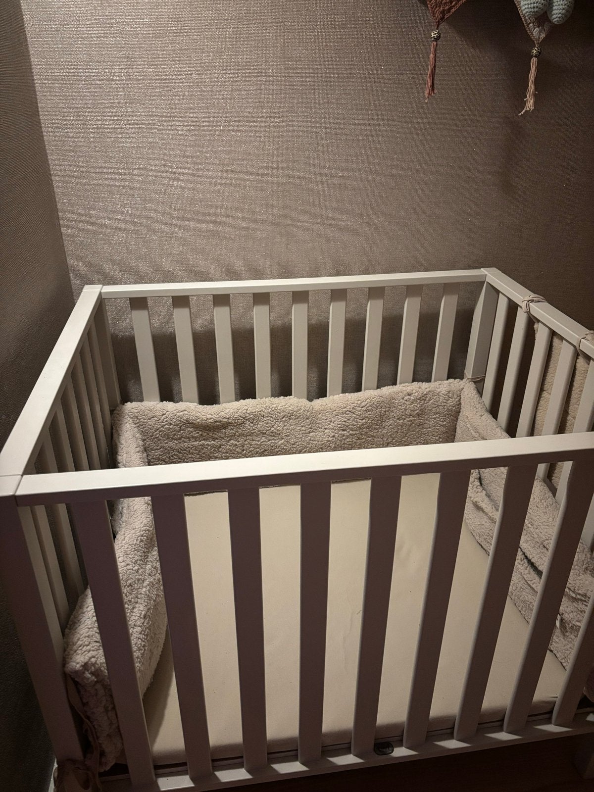 Beige box fleur kleur clay, Kinderen en Baby's, Boxen, Ophalen, Zo goed als nieuw