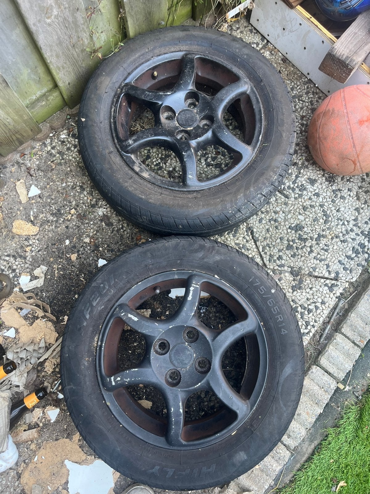Yaris banden plus velgen 175 65 14, Ophalen of Verzenden, Zo goed als nieuw