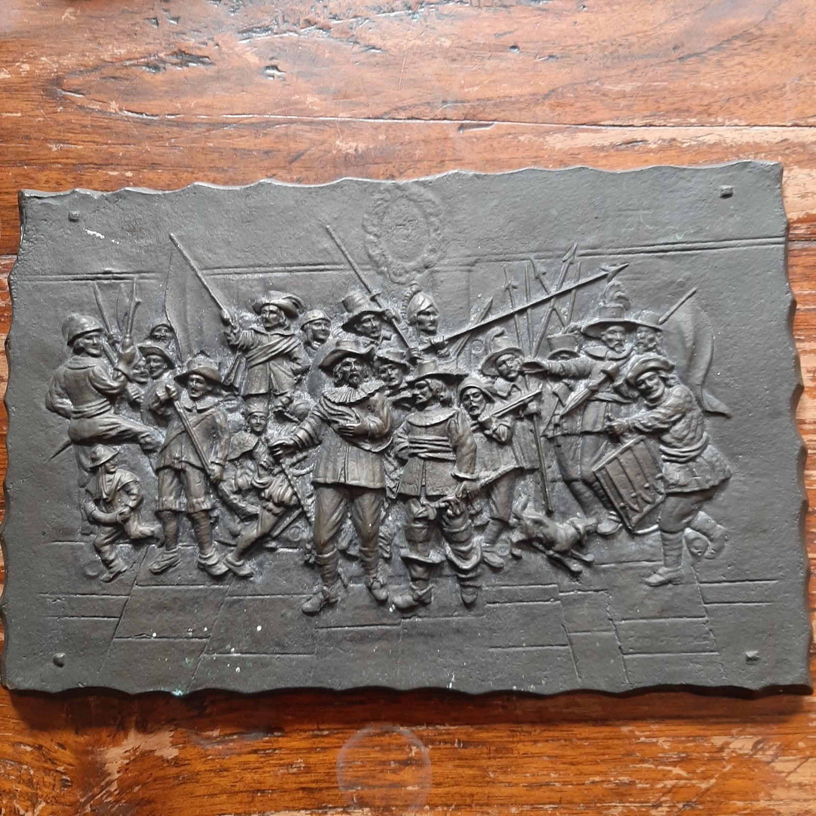 Ornamentvan brons? Met afbeelding van schutterij Rembrandt., Ophalen