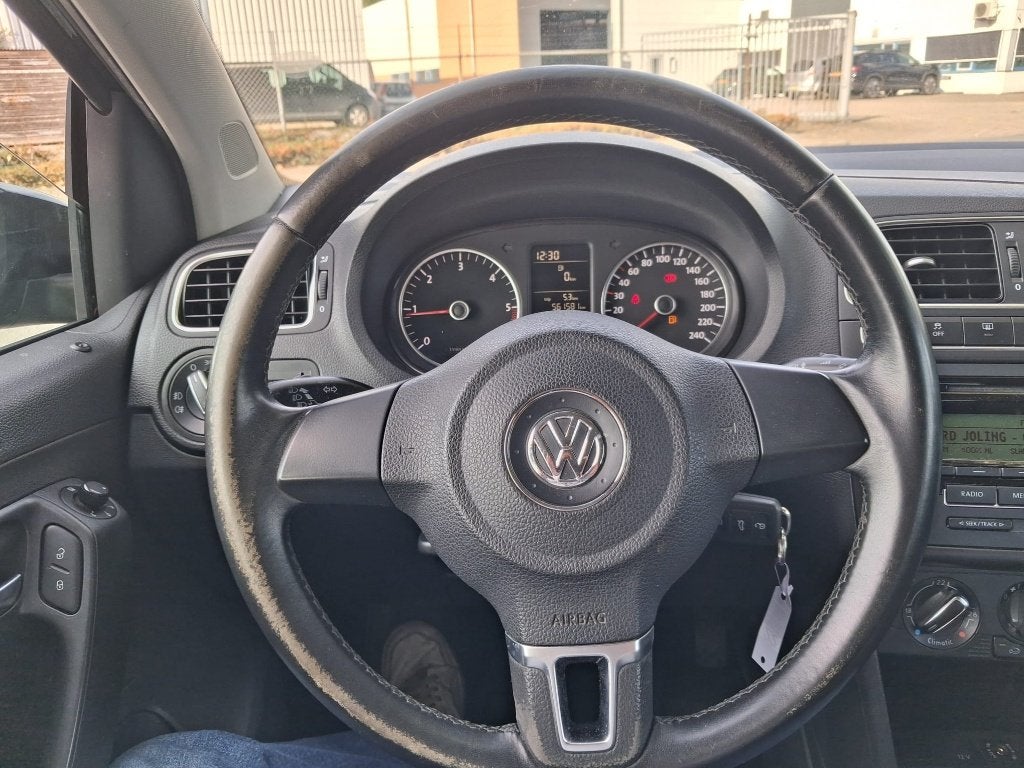 Foto 12 van Volkswagen Polo 1.2 TDI 75PK 5D Bluemotion 2010 Zwart