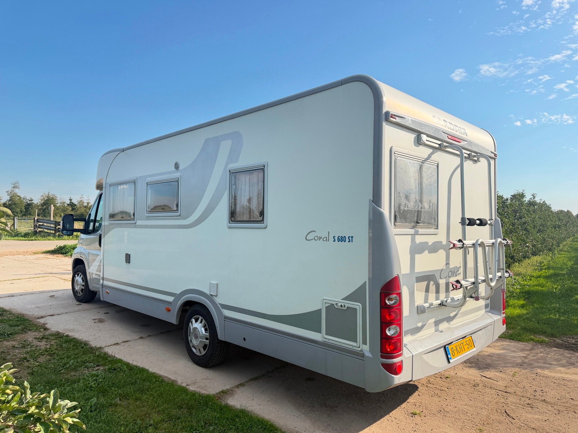 Foto 5 van Adria Coral S 680 ST LUCHTVERING / AIRCO / OYSTER SCHOTEL +