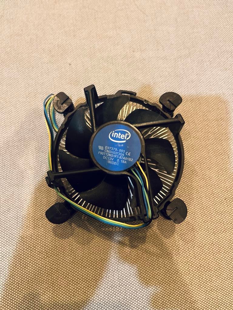 Intel CPU cooler, Computers en Software, Computerkoelers, Ophalen of Verzenden, Gebruikt, Luchtkoeling