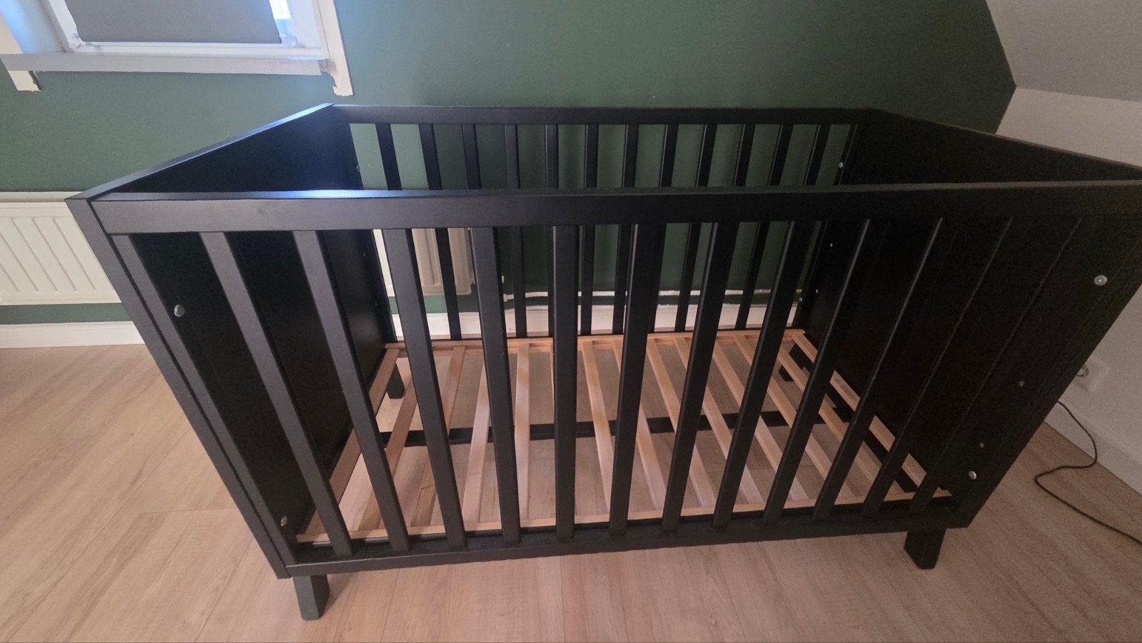Ledikant zwart 60x120 nette staat, Ophalen, Gebruikt, Lattenbodem, Minder dan 140 cm