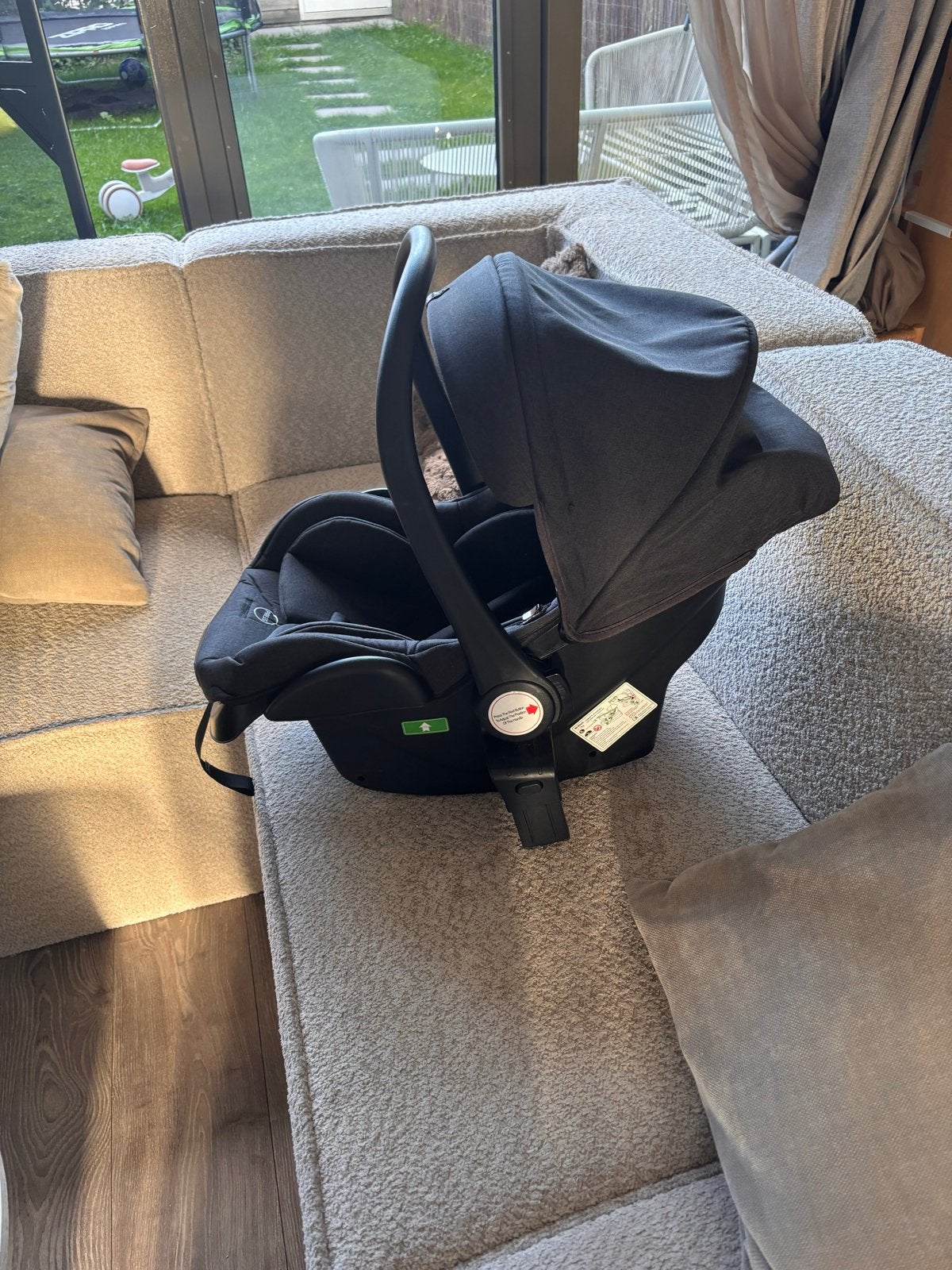Novi Autostoeltje/Babydrager - Zo goed als nieuw, Ophalen, Zo goed als nieuw, 0 t/m 13 kg, Overige merken