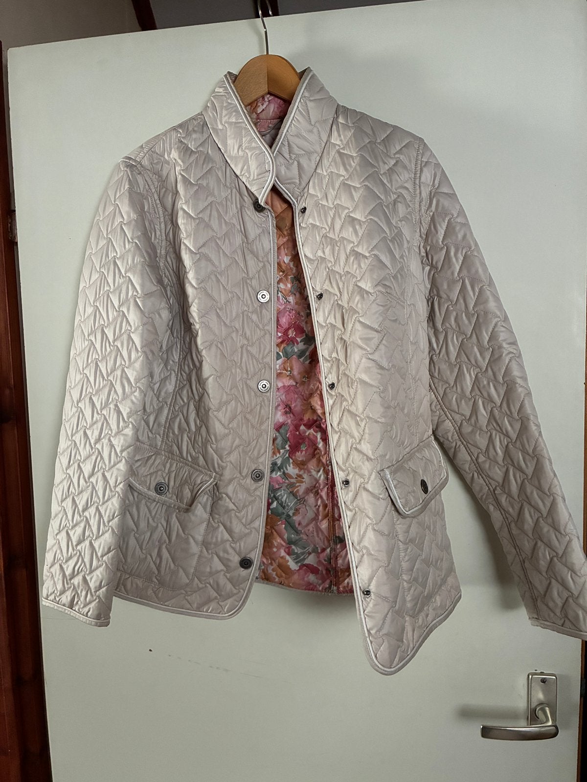 Zomerjas Barbara Lebek, maat M/38, aan twee kanten draagbaar, Maat 38/40 (M), Beige, Ophalen of Verzenden, Zo goed als nieuw