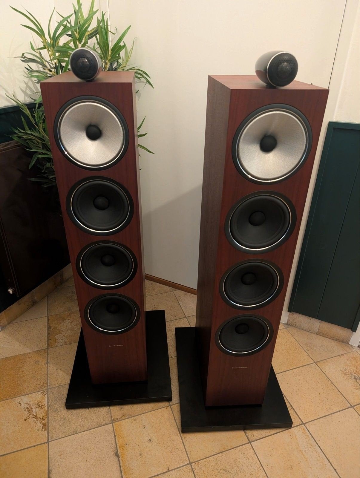 Bowers en Wilkins 702S2 Rosenut ZGAN, Audio, Tv en Foto, Luidsprekers, Ophalen, Zo goed als nieuw, Bowers & Wilkins (B&W), 120 watt of meer