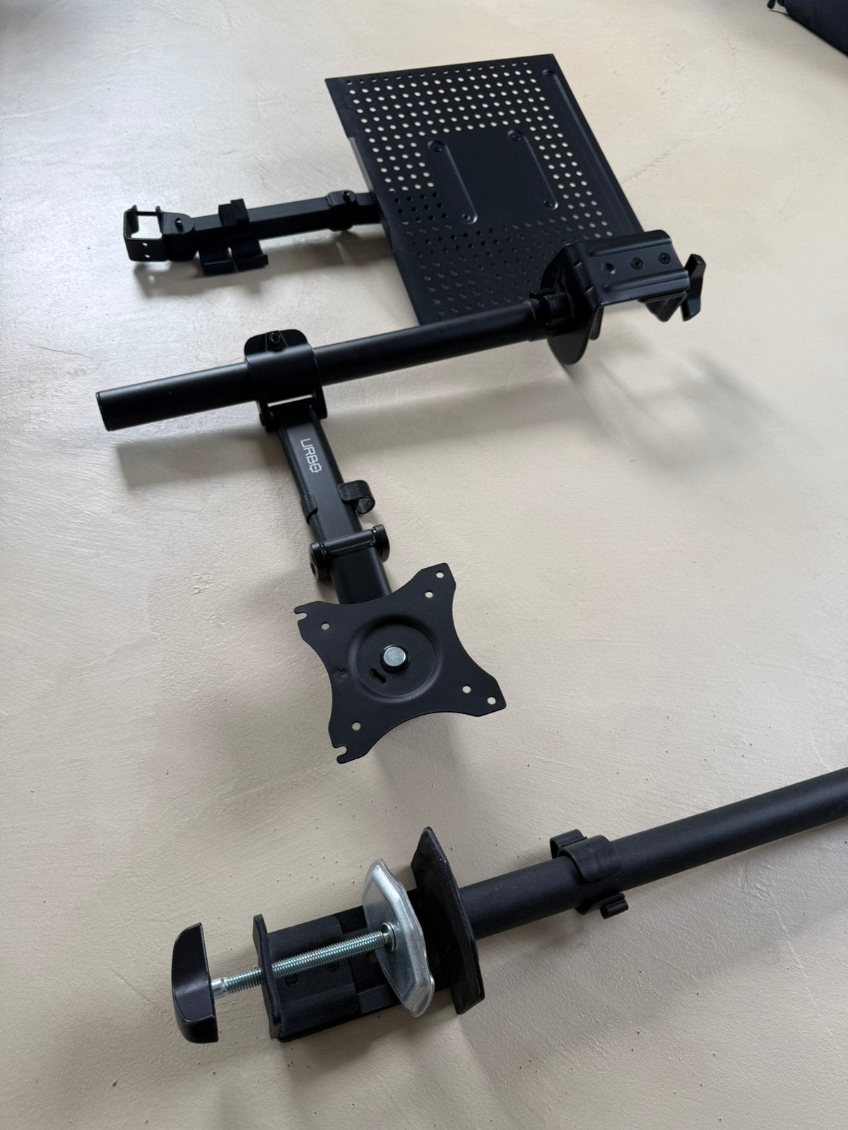 URBO tv / monitor beugel/ arm inclusief laptop houder zgan!, Ophalen, Zo goed als nieuw