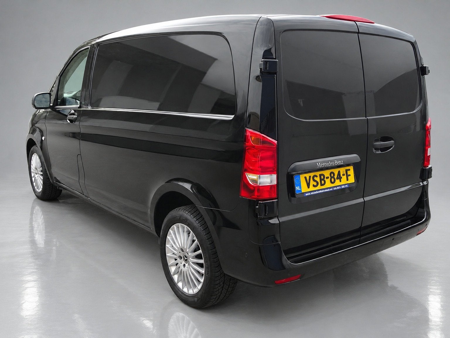 Mercedes-Benz Vito 114 CDI 140 PK AIRCO 3 ZITS LEDER NAVIGAT, Dealer onderhouden, Gebruikt, 4 cilinders, 2000 kg