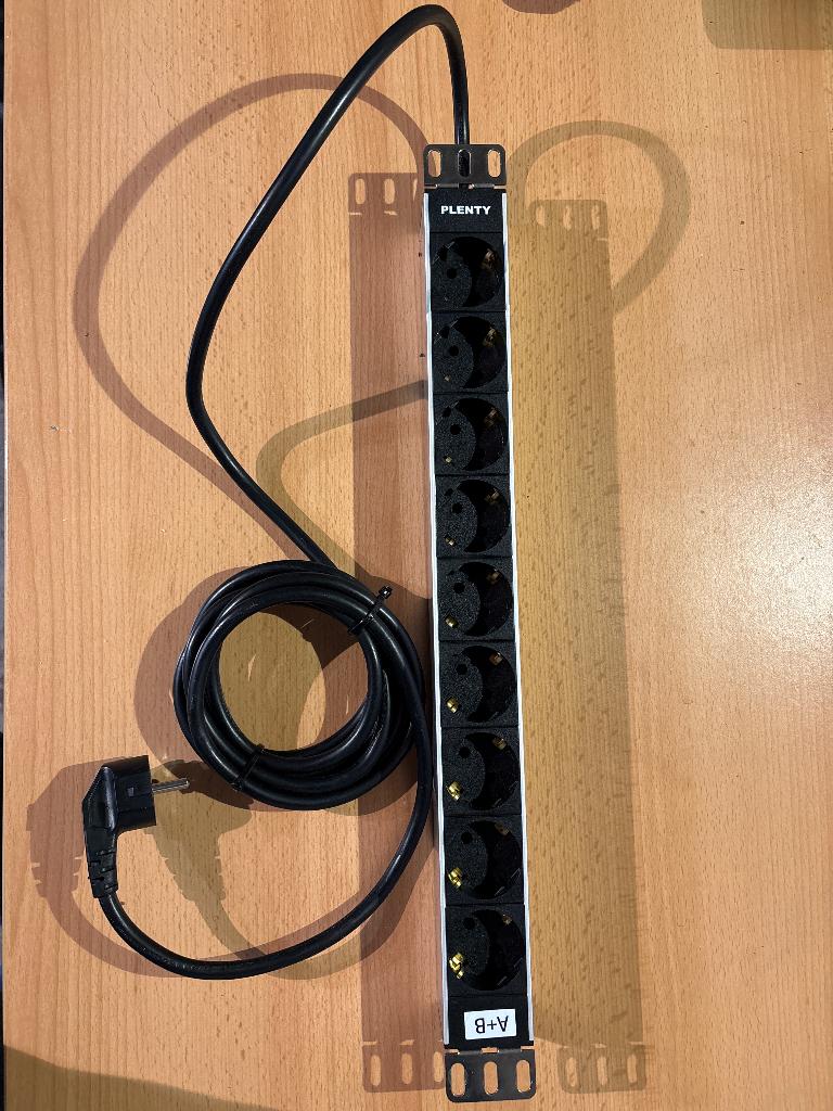 Plenty stekkerblok 19” rack mount, Ophalen of Verzenden, Gebruikt