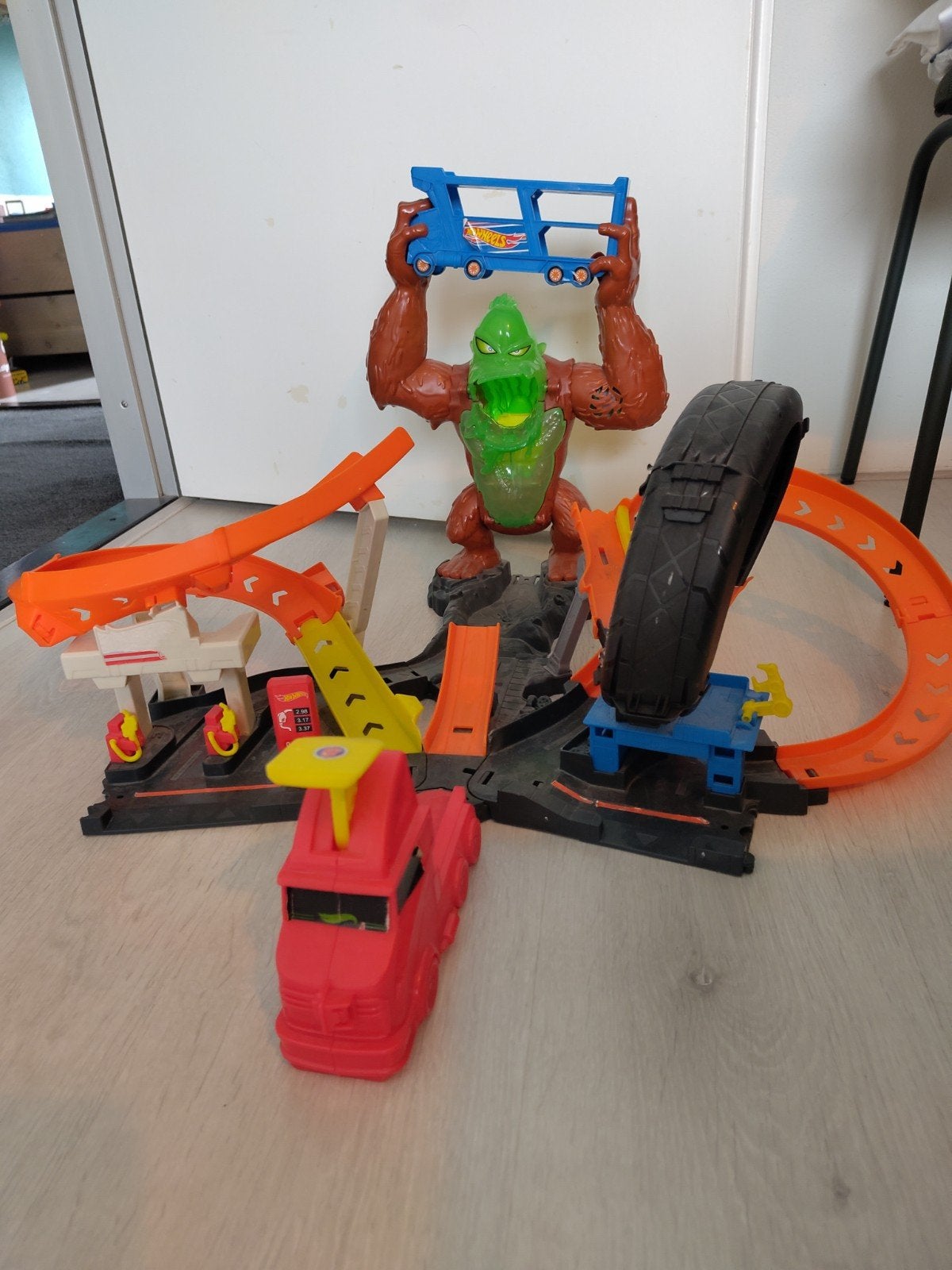 Hot Wheels City Slam Gorilla, Ophalen of Verzenden, Hot Wheels, Racebaan, Gebruikt