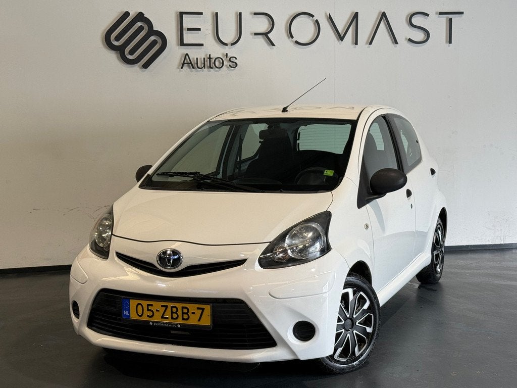 Toyota Aygo Gereserveerd!, Auto's, Voorwielaandrijving, Euro 5, Stof, Gebruikt