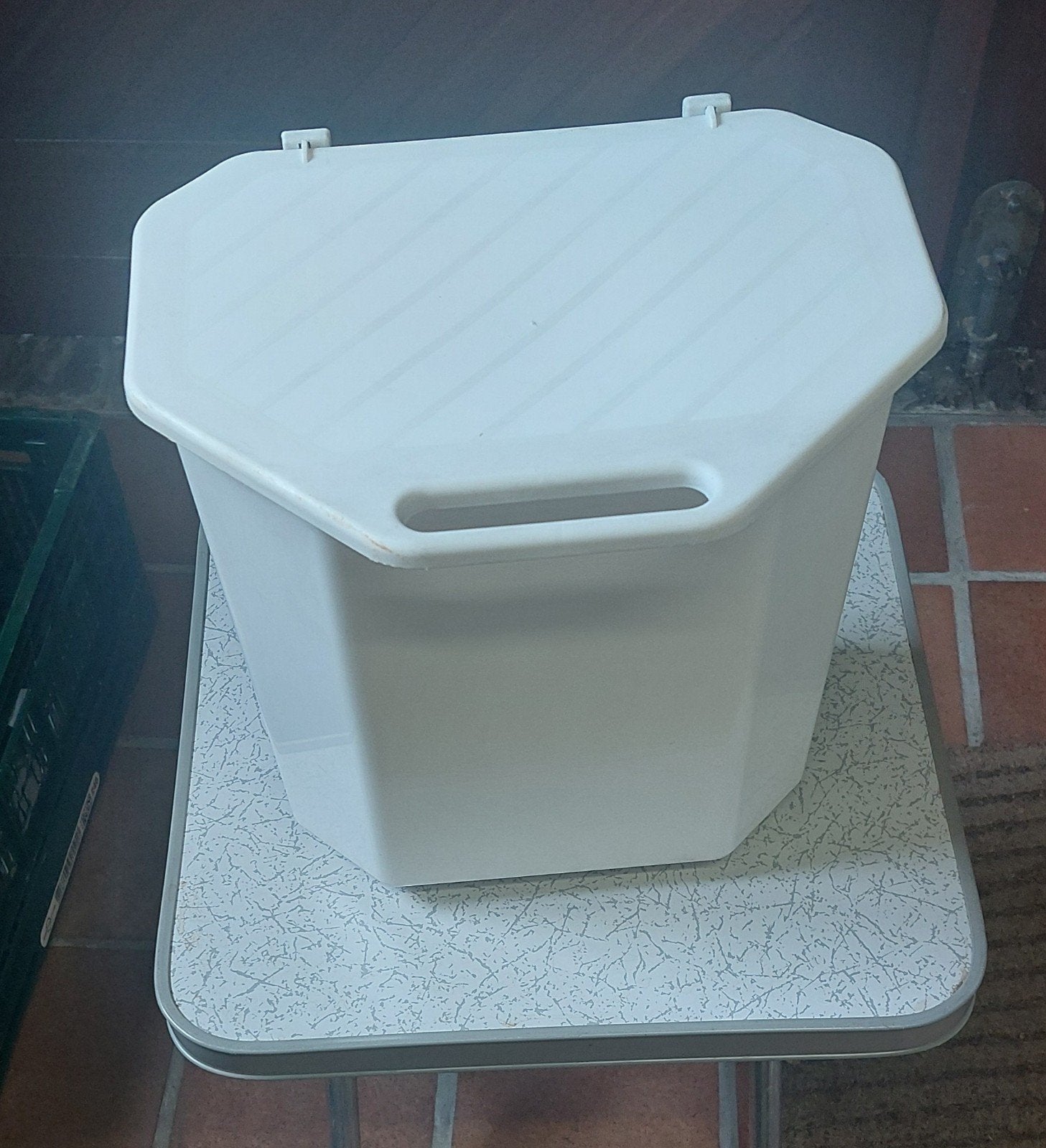 PRULLENBAKJE  voor CARAVAN of CAMPER, Ophalen