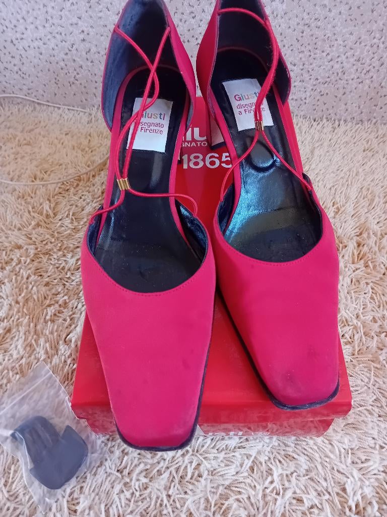 Giusti  rose stoffen pump maat 38,5, Pumps, Verzenden, Gedragen, Rood