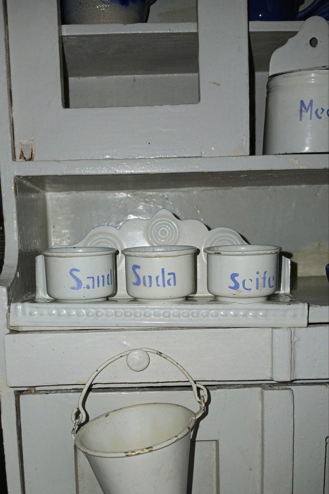 Antiek poppenhuis emaille zand, soda en zeep setje, Ophalen of Verzenden