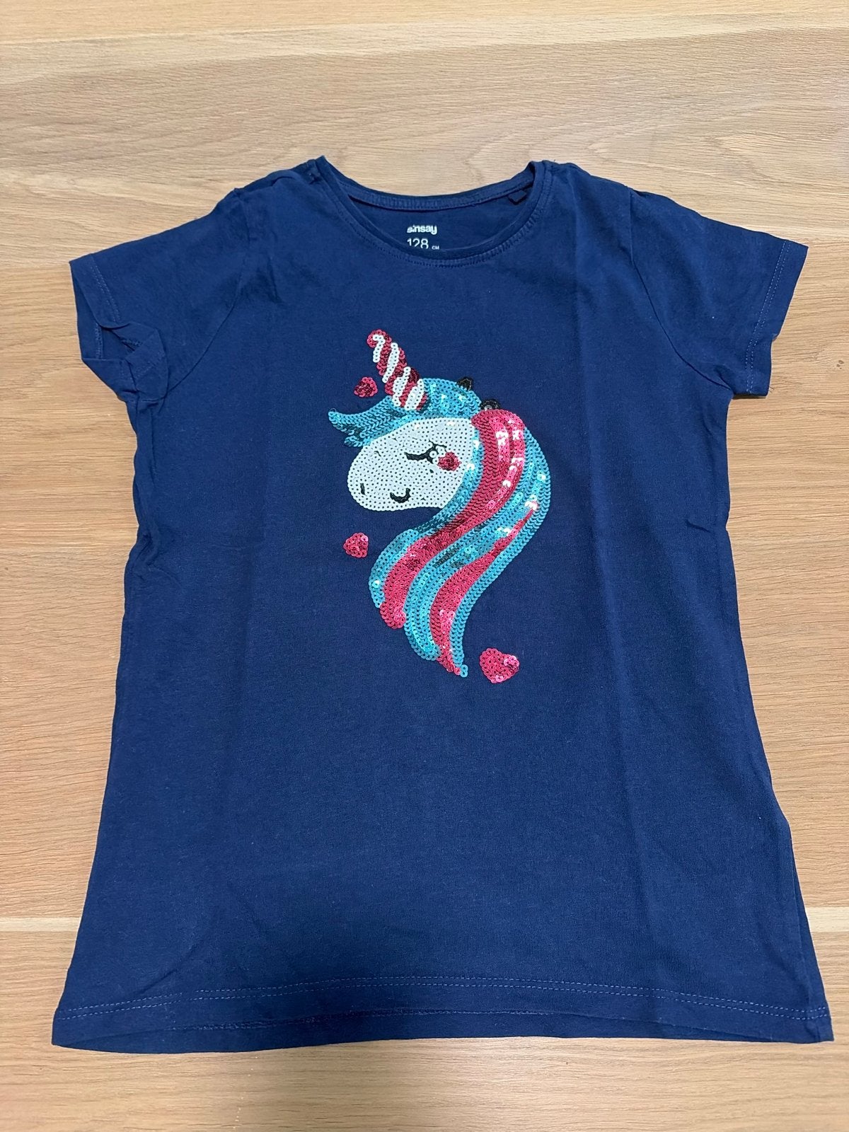 Sinsay T-shirt met eenhoorn pailletten - Maat 128, Ophalen of Verzenden, Gebruikt, Meisje, Shirt of Longsleeve