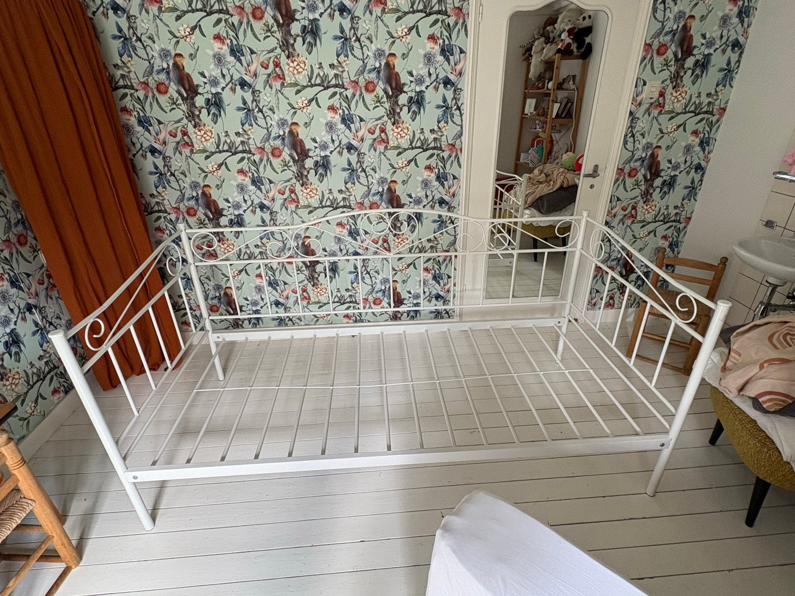 Wit metalen bed 90x200 - Eenpersoonsbed, Huis en Inrichting, Slaapkamer | Bedden, Ophalen, Gebruikt, 90 cm, Eenpersoons