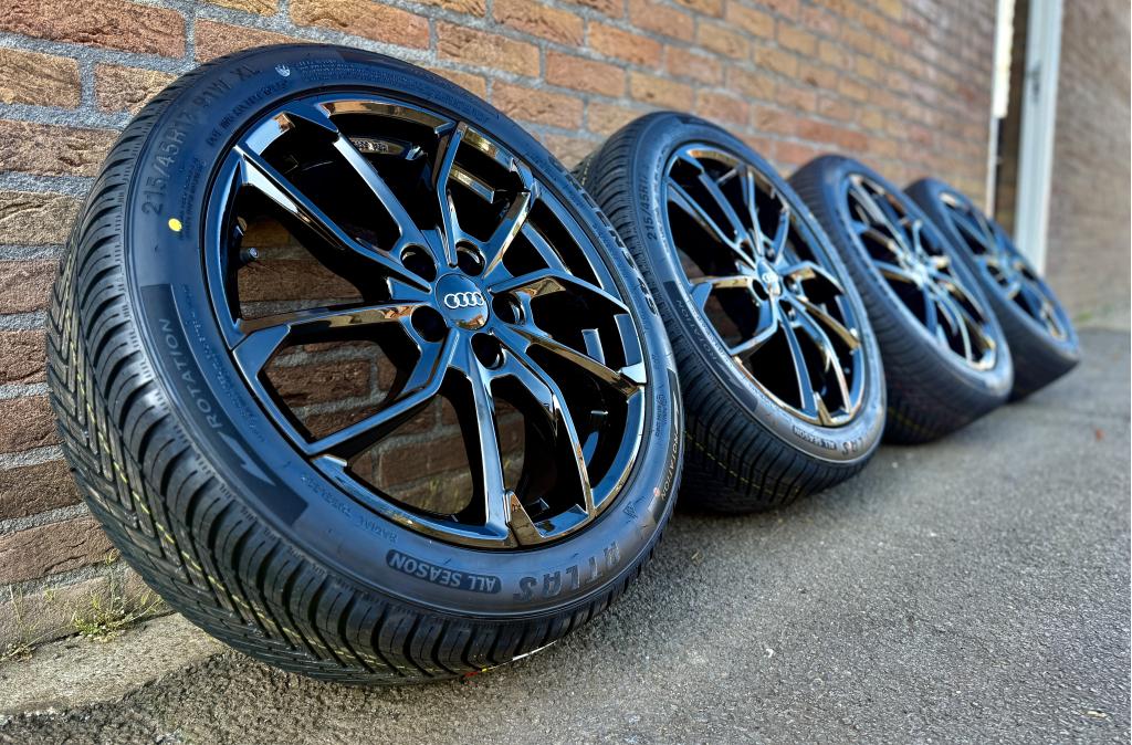 Volkswagen Polo Audi A1 Seat Ibiza velgen 17 inch met banden, Niet ingevuld, 215 mm, Banden en Velgen, Niet ingevuld