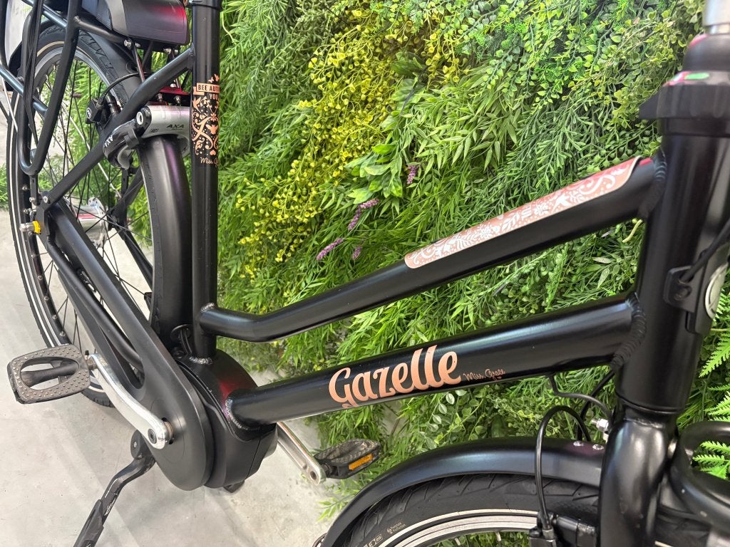 Gazelle Miss Grace 2023 | Bosch Active Line | 400Wh | 59cm, Fietsen en Brommers, Wilhelminaweg 8, 6951 BP Dieren (NL), Info@gazelle.nl