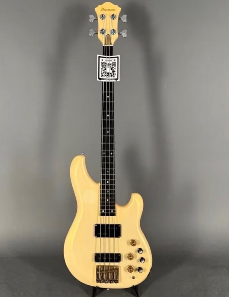 1981 Ibanez Musician MC 924 Pearl White actief Japan, Muziek en Instrumenten, Snaarinstrumenten | Gitaren | Bas, Ophalen, Gebruikt
