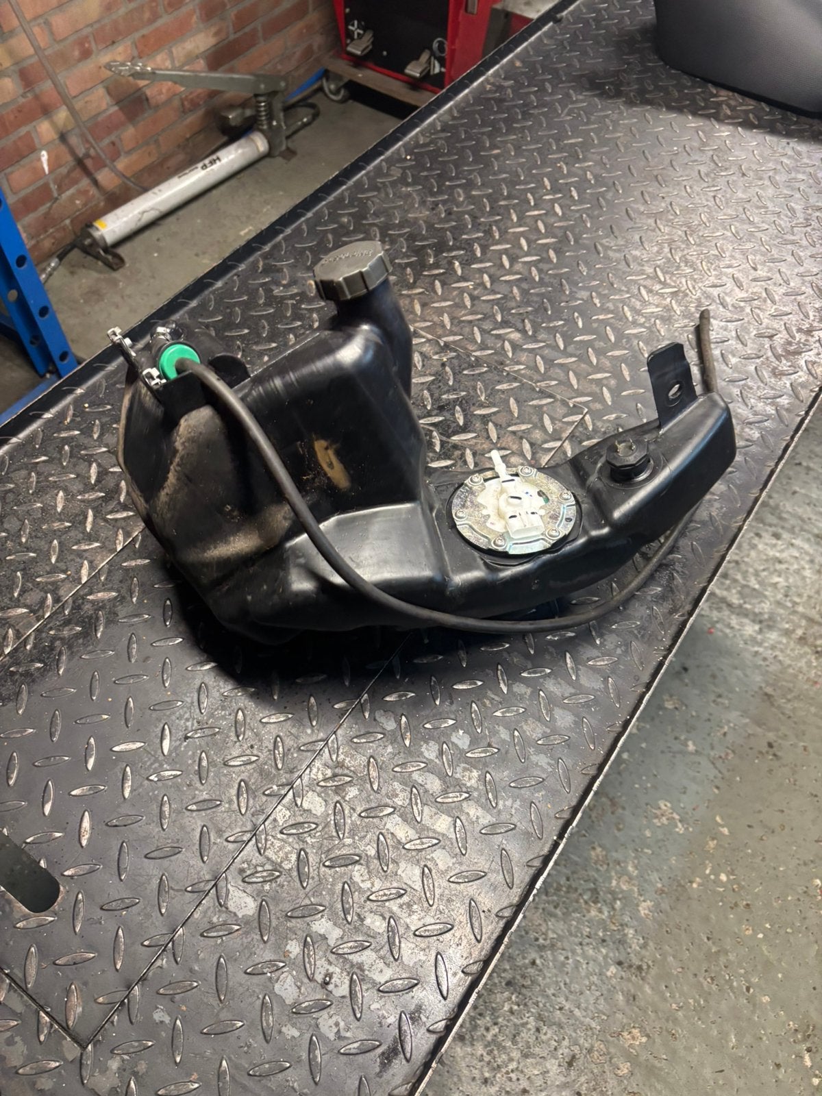 Piaggio zip e4 benzine tank, Fietsen en Brommers, Ophalen, Gebruikt, Tank, Piaggio