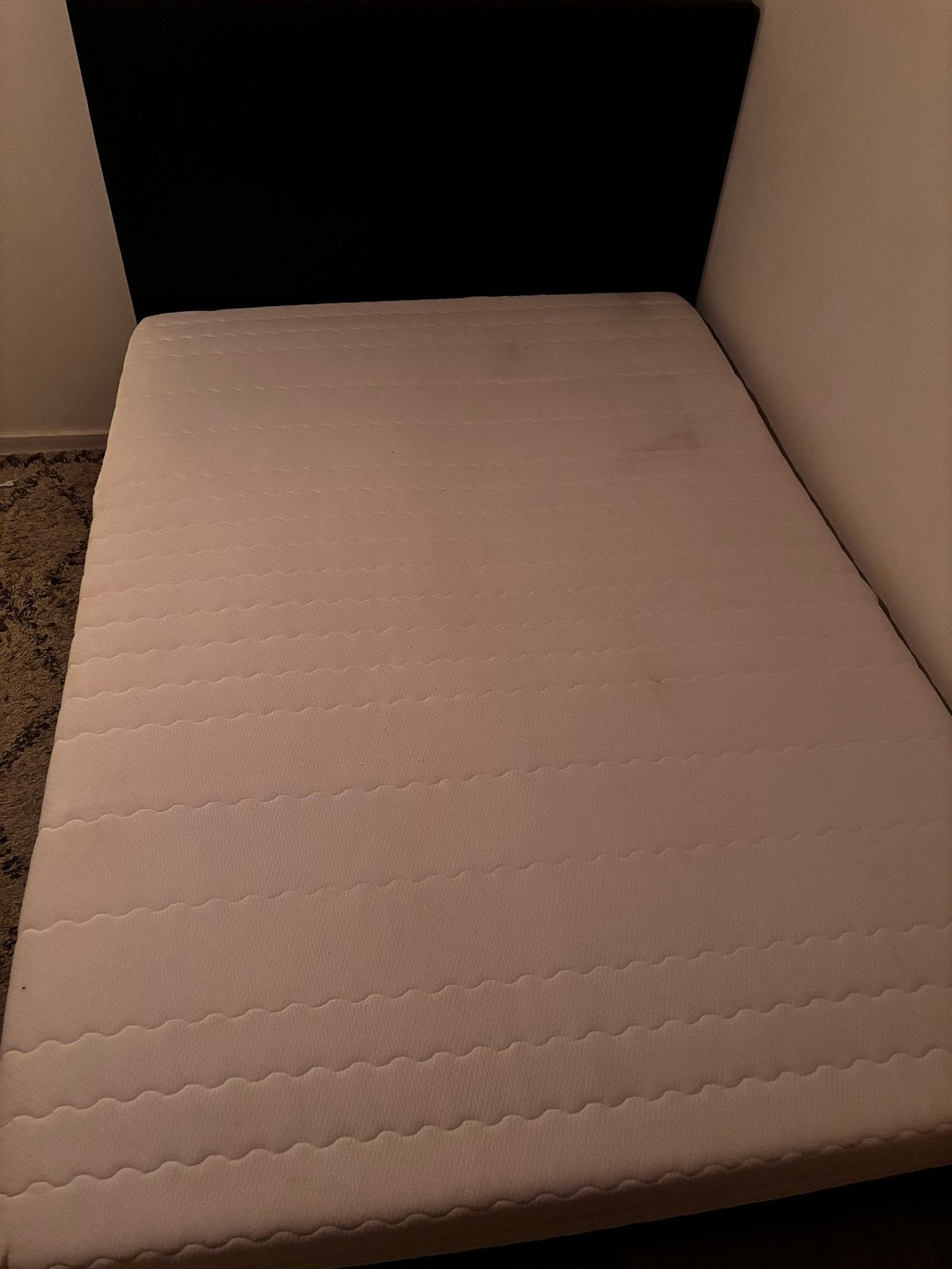 Tweepersoonsbed 200x140cm, 5 jaar oud, goede staat, Ophalen, Gebruikt, Tweepersoons, 140 cm