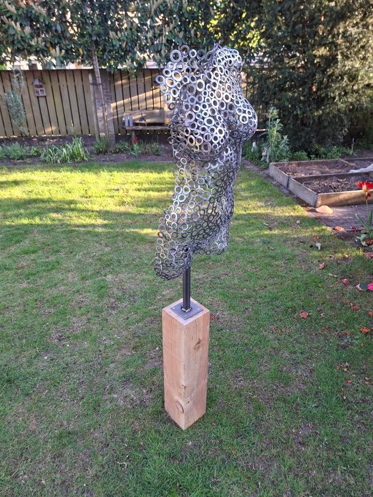 Stalen Vrouwentorso op Houten Sokkel - 160 cm, Zilver, Buste, Ophalen of Verzenden, 1 meter - 2 meter