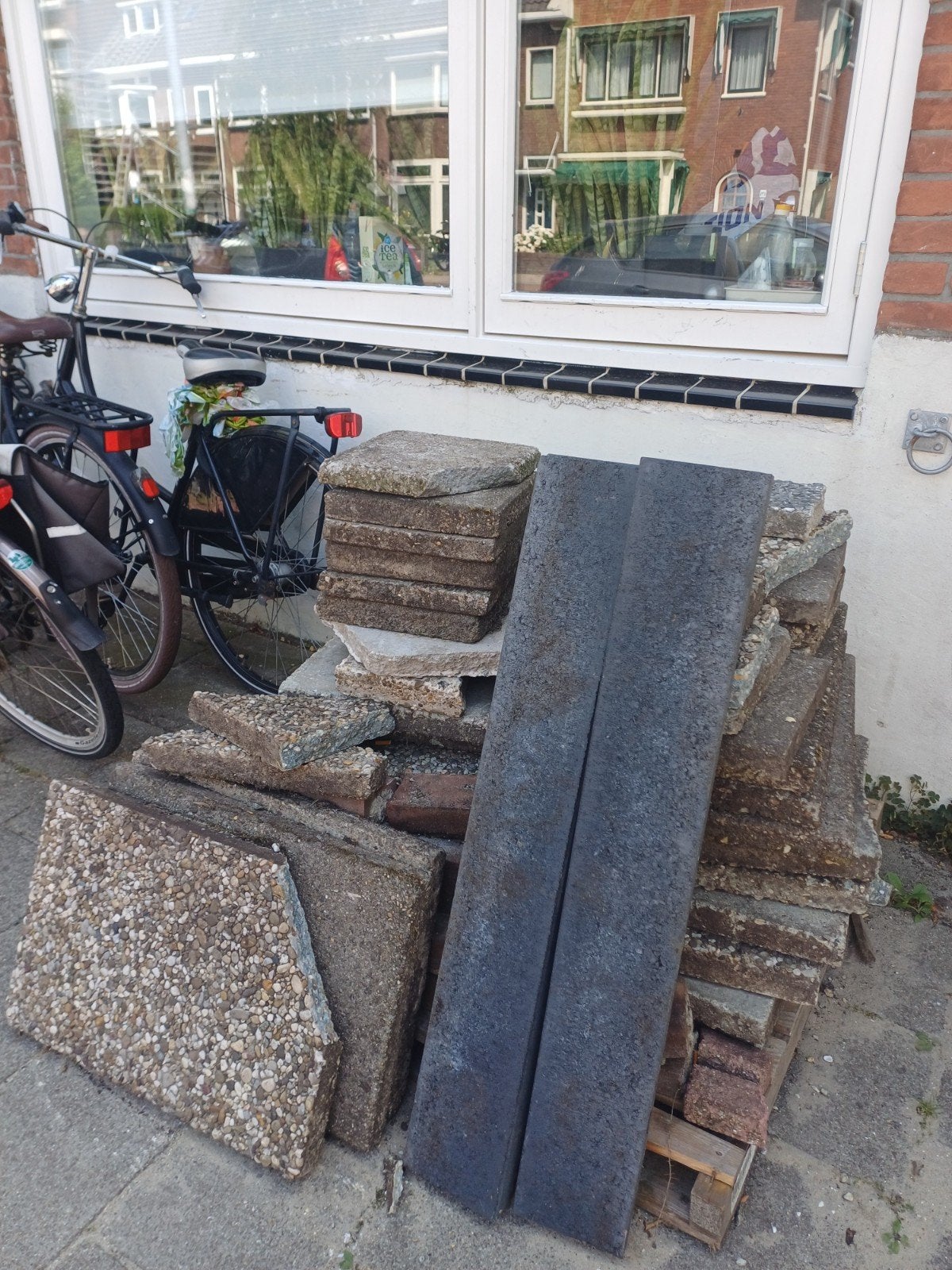 Gratus meenemen gebruikte terrastegels en klinkers, Tuin en Terras, Tegels en Klinkers, Ophalen, Gebruikt, Beton, Klinkers