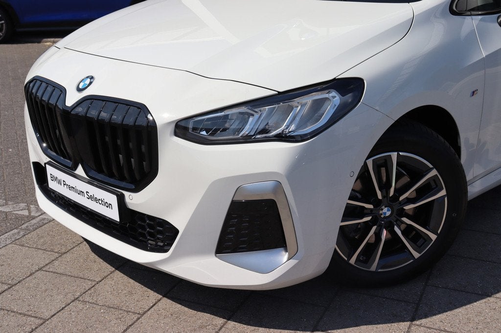 BMW 2 Serie Active Tourer 218i M Sport Automaat / Sportstoel, 136 pk, Gebruikt, Met garantie (alle), 1445 kg