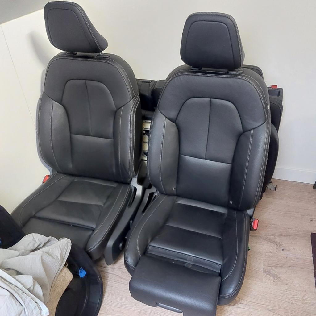 Volvo xc40 bekleding zwart lederen vol  elektr. Stoelen, Auto-onderdelen, Interieur en Bekleding, Ophalen, Nieuw, Volvo