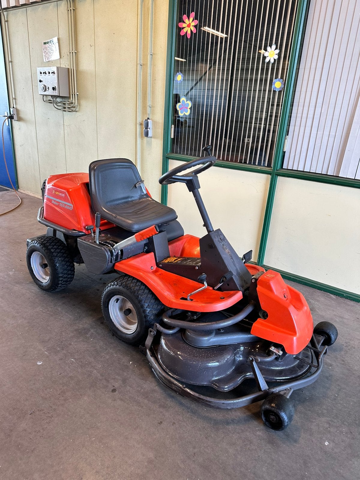 Husqvarna Rider 155 AWD zitmaaier/frontmaaier., Ophalen, Gebruikt, Opvangzak, 90 tot 120 cm