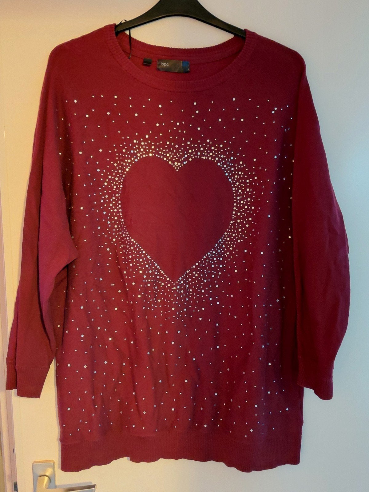 Rode trui met hartje Maat rond 52 gedragen, Ophalen of Verzenden, Rood, Trui of Vest