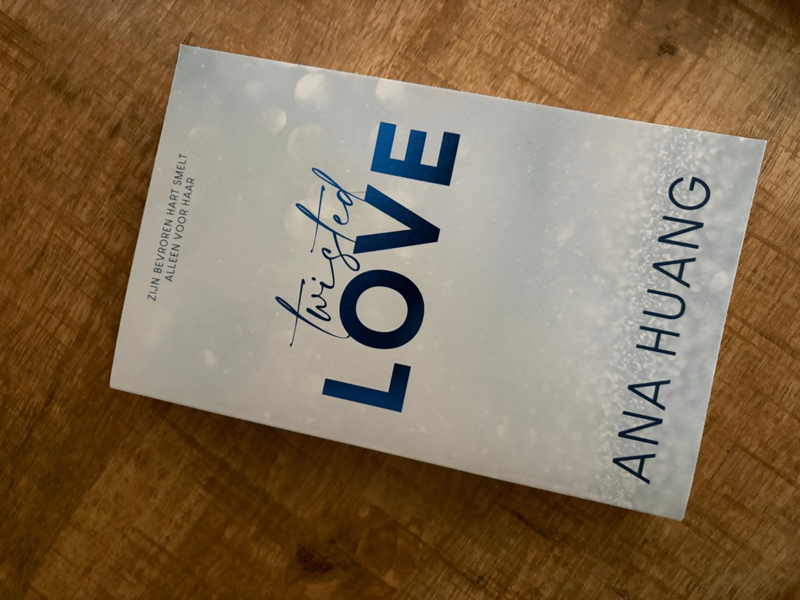 Twisted Love - Ana Huang (Nederlandse editie), Boeken, Romans, Ophalen of Verzenden, Zo goed als nieuw, Nederland