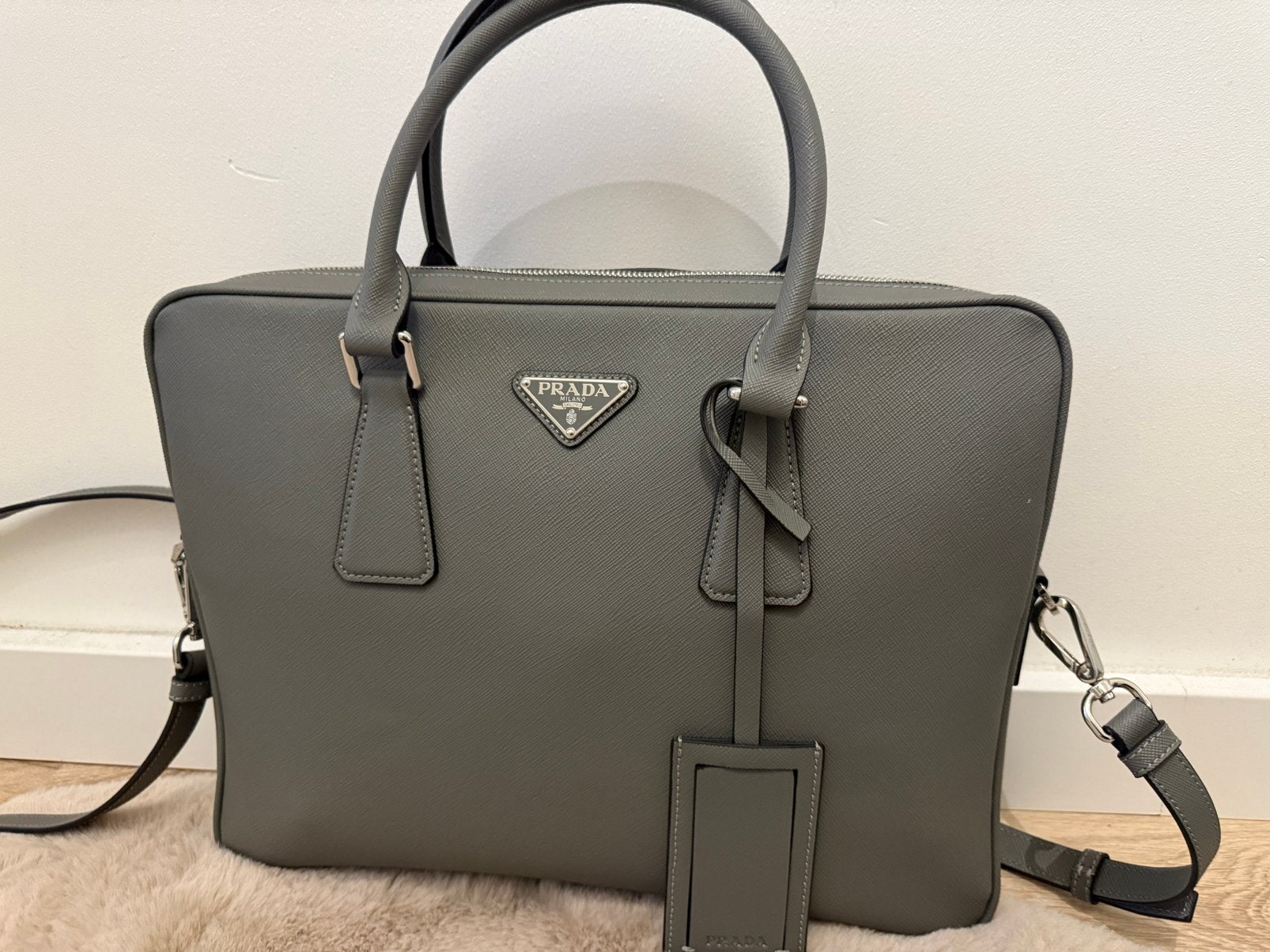 Prada Saffiano leren aktetas, Ophalen of Verzenden, Zo goed als nieuw, Aktetas