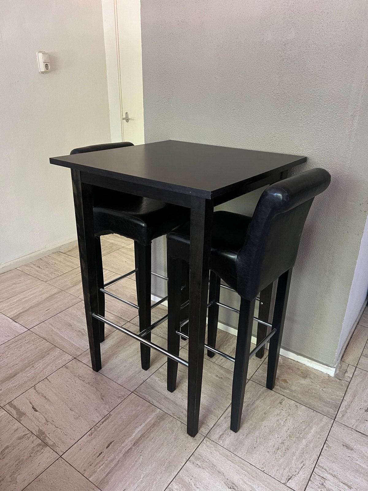 Bartafel met 2 barkrukken, Huis en Inrichting, Barkrukken, Gebruikt, 90 cm of meer, Hout, 2 krukken, Met voetsteun, Ophalen
