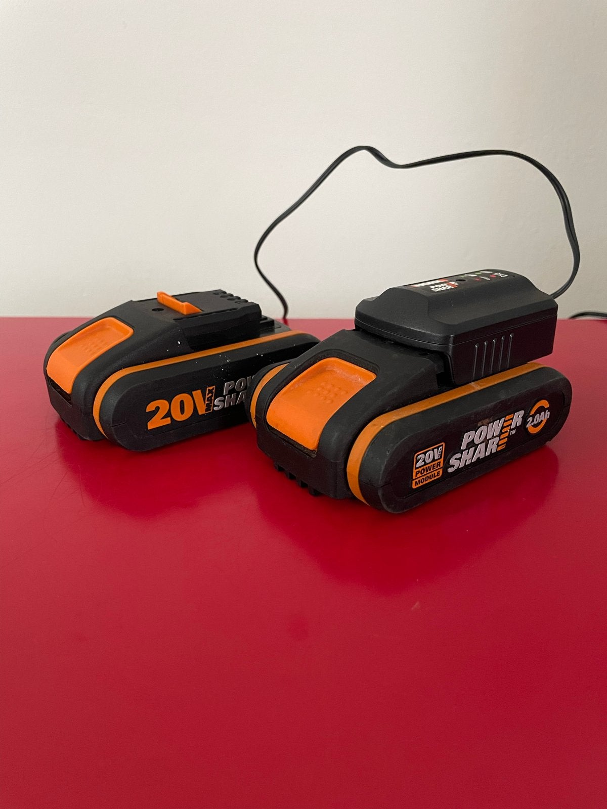 Worx PowerShare 20V Accu 2.0Ah (WA3551.1) + Oplader, Ophalen of Verzenden, Gebruikt, Overige typen