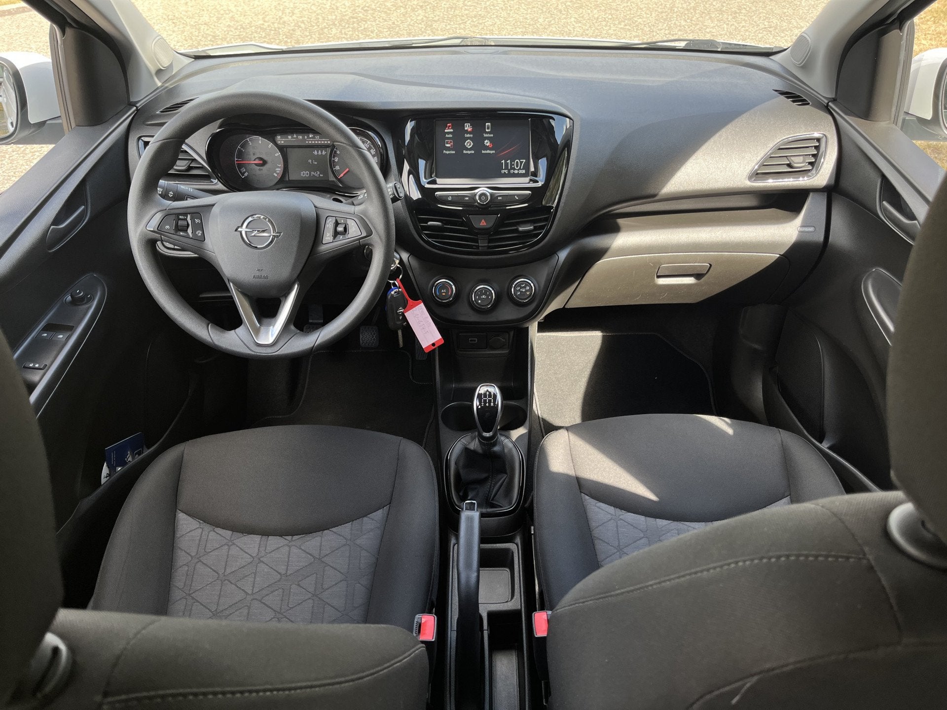 Opel KARL 1.0 ecoFLEX 120 Jaar Edition (bj 2019), Auto's, Opel, Euro 6, Wit, Origineel Nederlands, Bedrijf