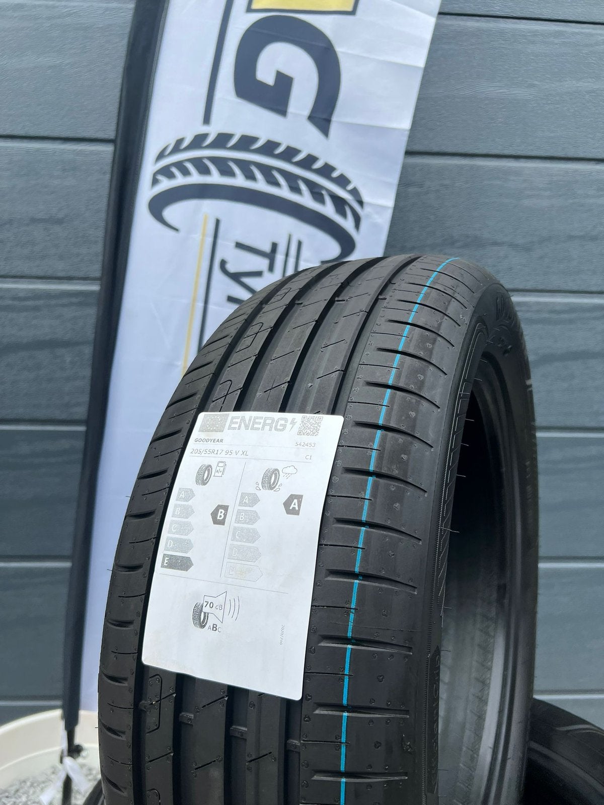 4x 205 55 R17 95V XL Goodyear Efficiëntgrip Performance 2, Verzenden, Nieuw, 17 inch, 205 mm