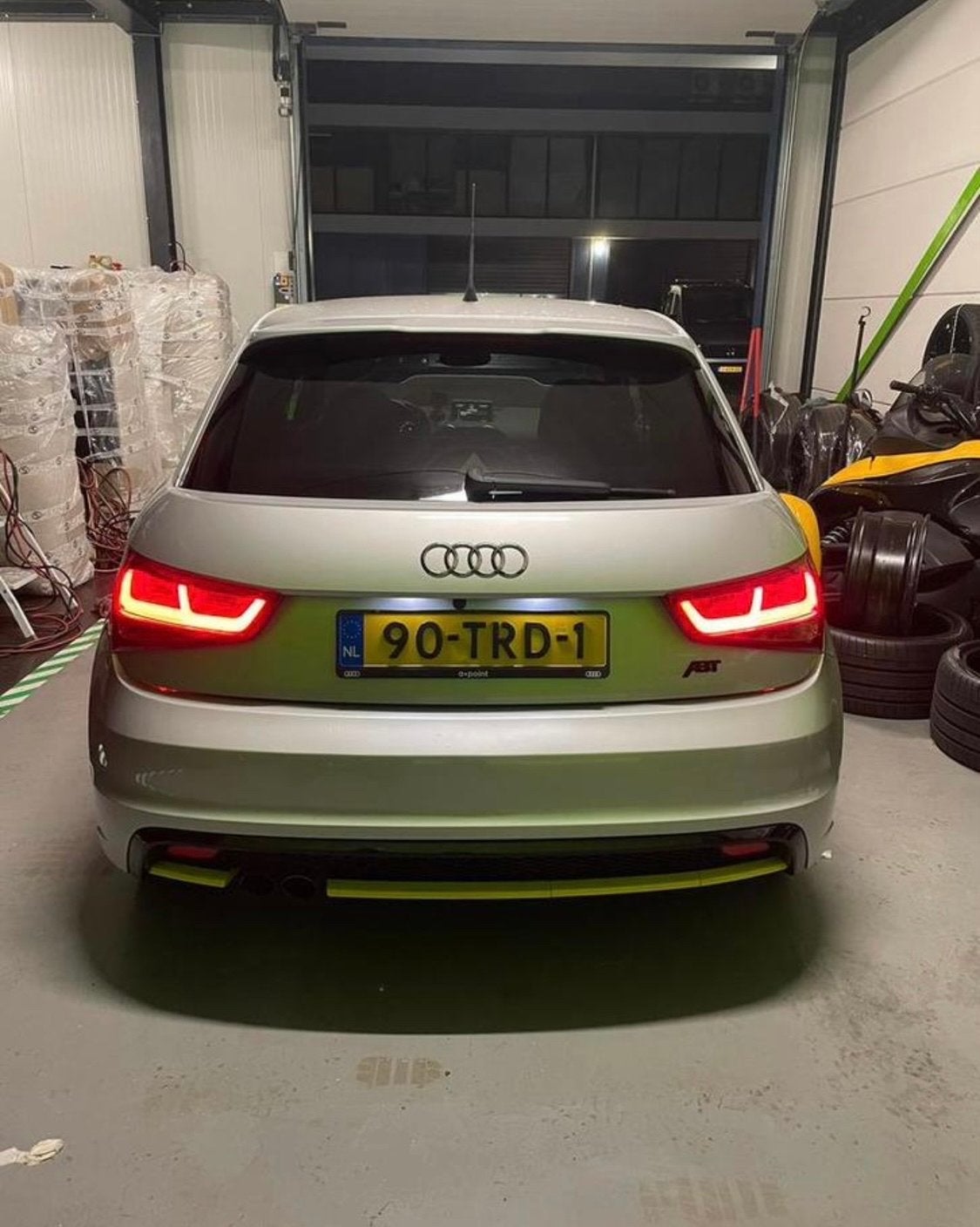 Audi A1 Achterbumper met ABT Diffuser en Uitlaat, Ophalen of Verzenden, Gebruikt, Audi