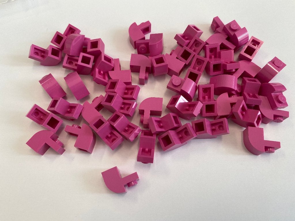 Partij nieuwe 50x 1x2x1 Lego gebogen stenen in diverse kleur, Overige thema's, Lego, Nieuw, Ophalen of Verzenden