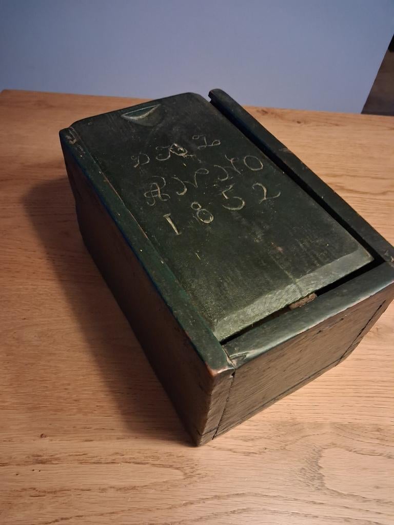 Nostalgische houten schooltas met inscriptie 1852, Antiek en Kunst, Ophalen of Verzenden