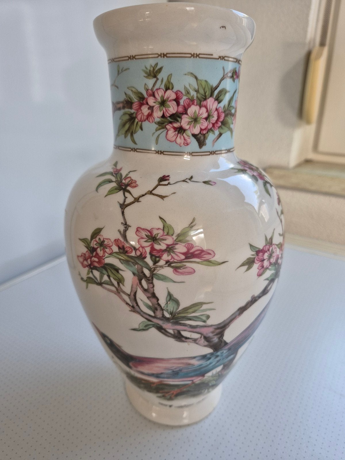 Vintage Chinese vaas met bloesem en vogel decor, Ophalen of Verzenden