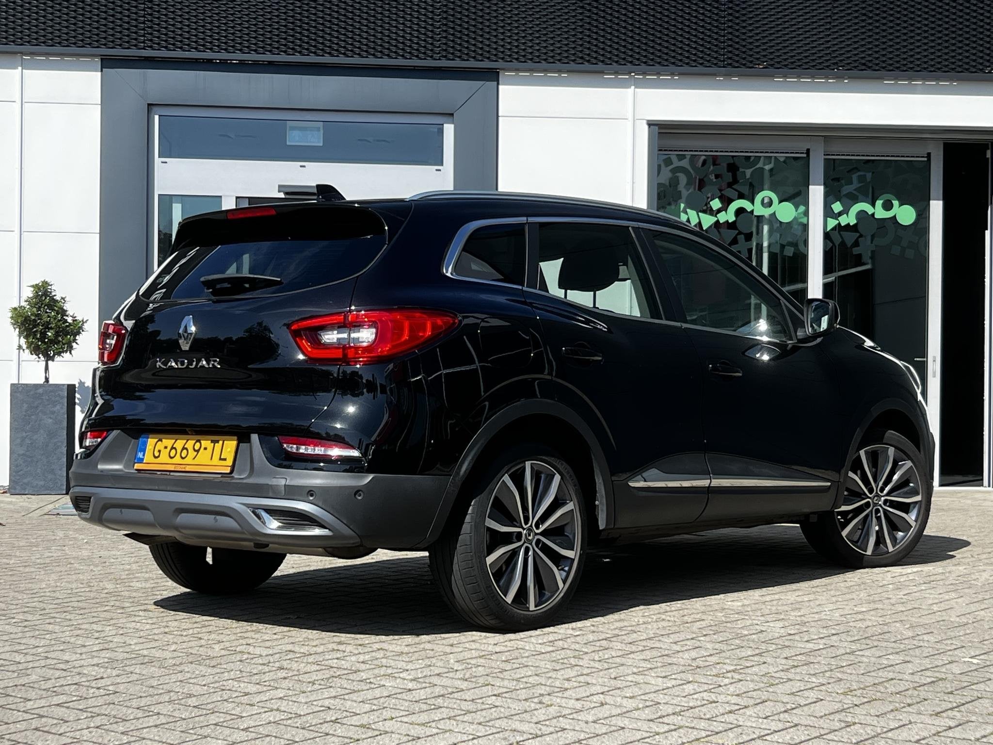 Renault Kadjar 1.3 TCe Intens | Lederen bekleding | Camera |, Auto's, Renault, Kadjar, Gebruikt, Zwart, Bedrijf
