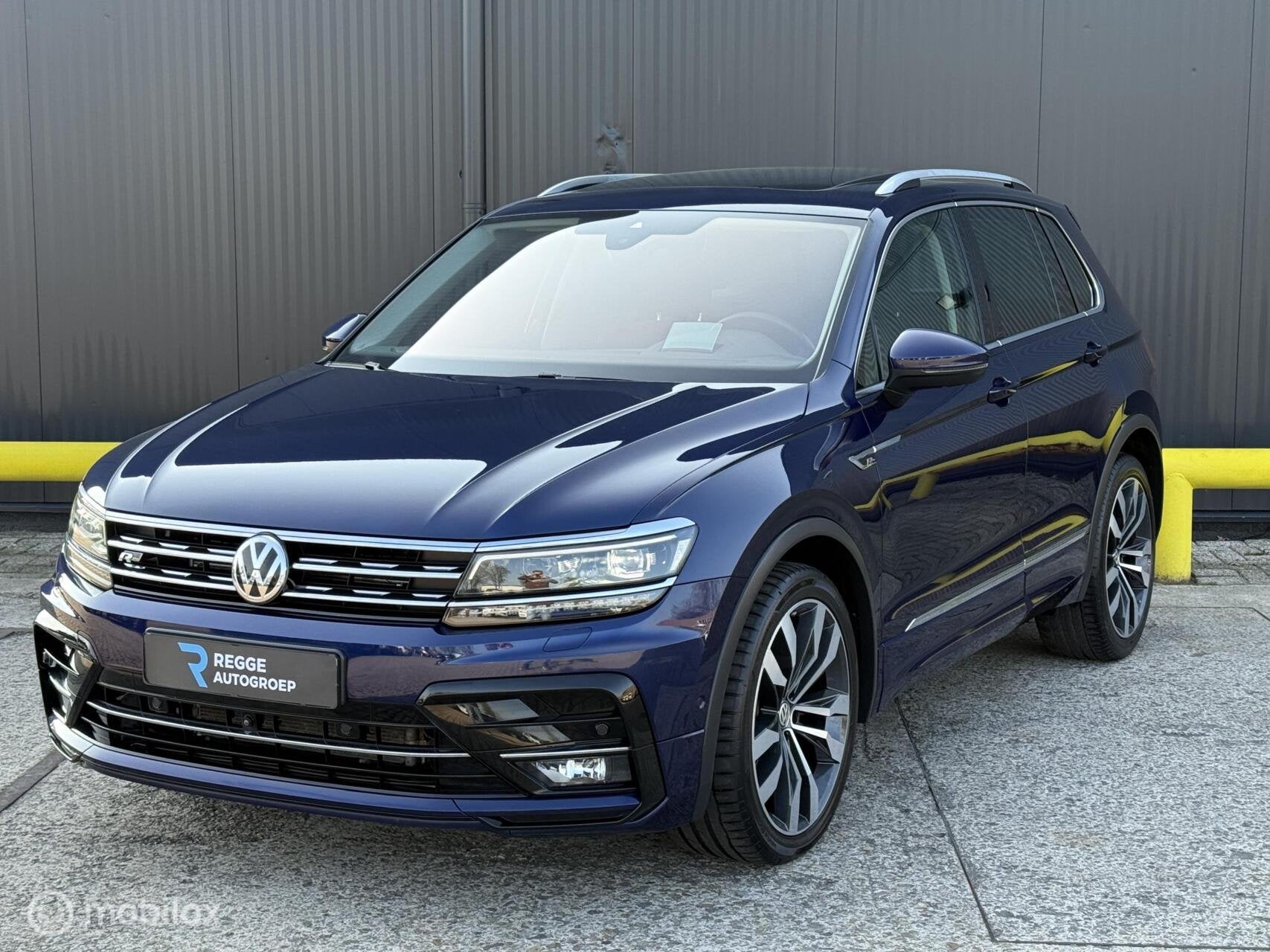 Volkswagen Tiguan 2.0 TSI 4Motion R-Line BOMVOL | PANODAK |, Auto's, Automaat, Gebruikt, 4 cilinders, 1984 cc