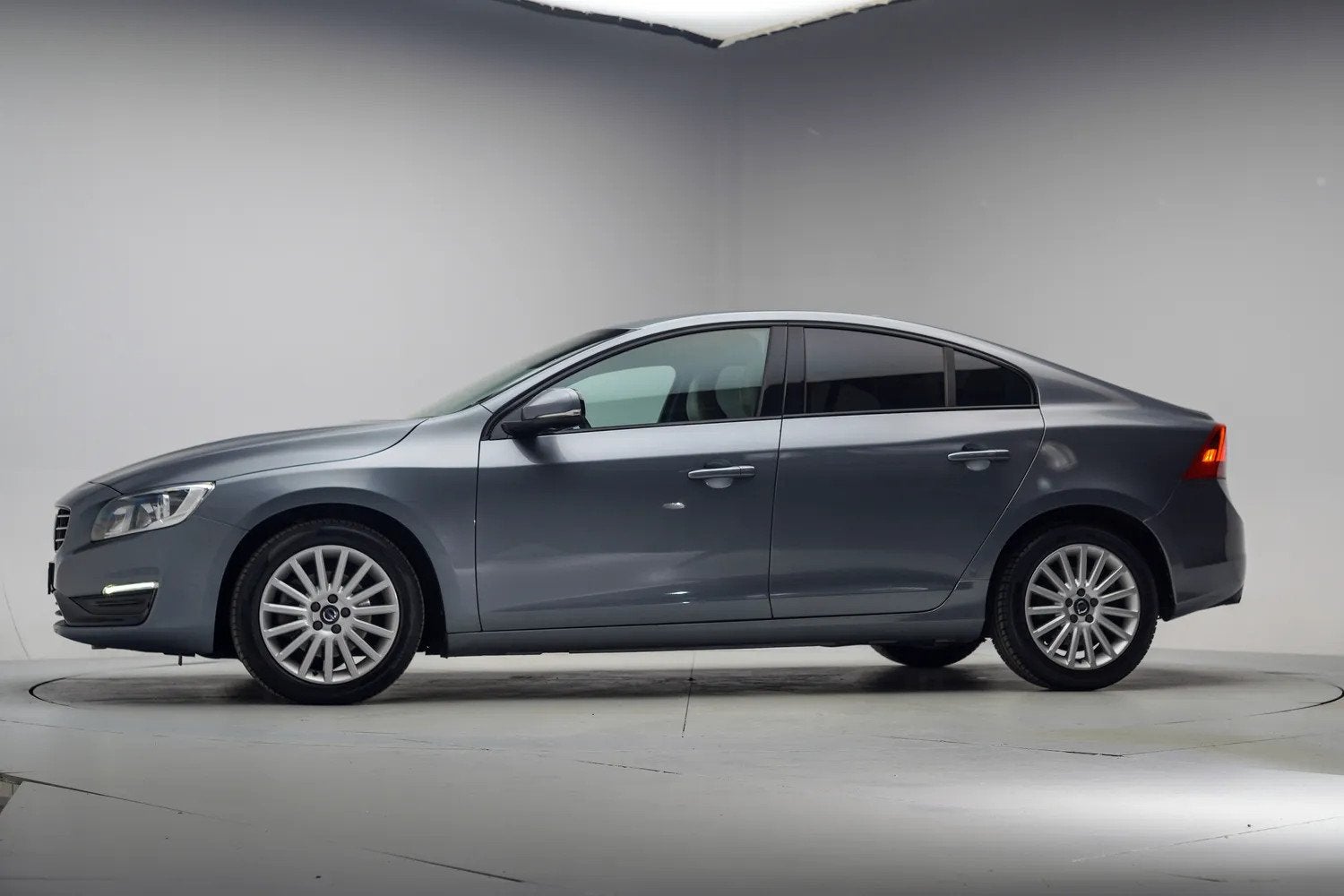 Volvo S60 1.5 T3 Summum Aut. [ Leder Trekhaak Navi ], Auto's, Volvo, Automaat, Automatische klimaatregeling, 4 cilinders, S60