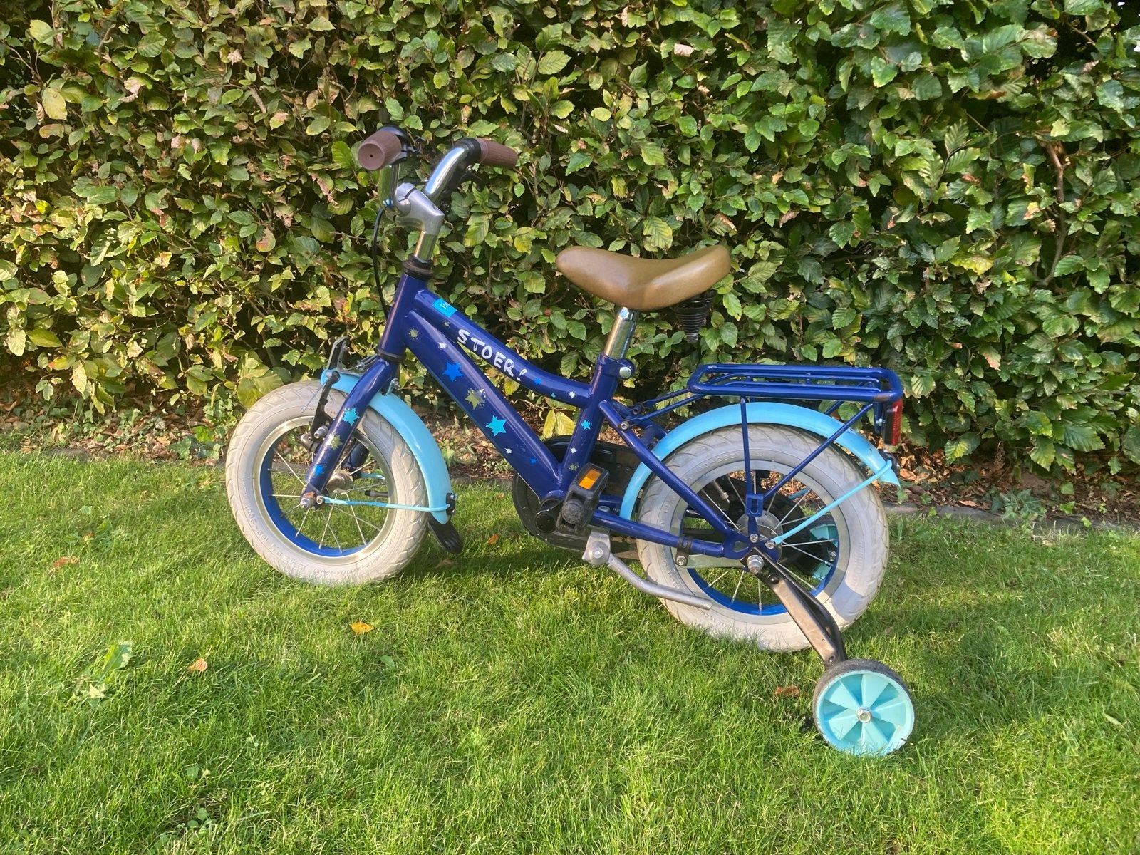 Stoer 12 inch kinderfiets met zijwieltjes, Ophalen, Terugtraprem, Zijwieltjes, Gebruikt