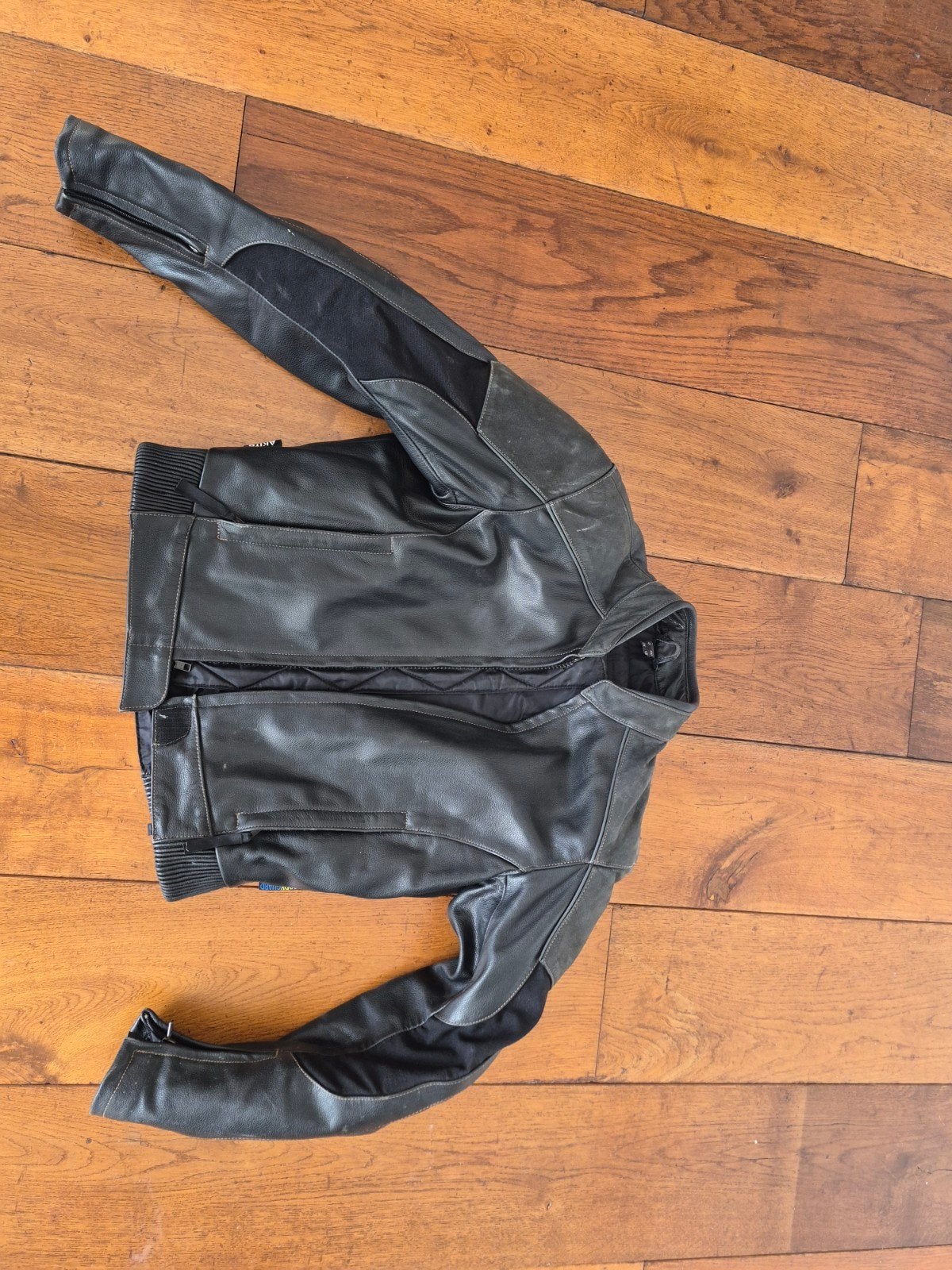 Akito Bodyguard Leren Motorpak (Jas D40, Broek D42) Maat M, Motoren, Kleding | Motorkleding, Ophalen of Verzenden, Combipak